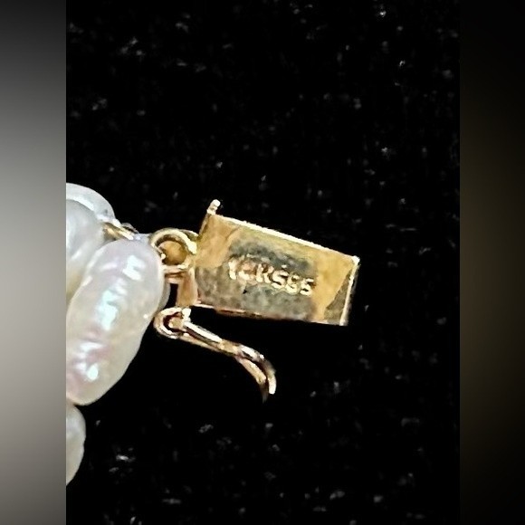 Freshwater pearl four strand necklace and bracelet set 14k gold clasp - Picture 4 of 9